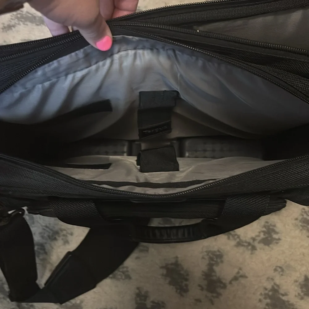 Targus black laptop carry case travel bag 16